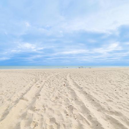 Scenic Evans Hideaway Steps To Lake Huron! Oscoda Εξωτερικό φωτογραφία