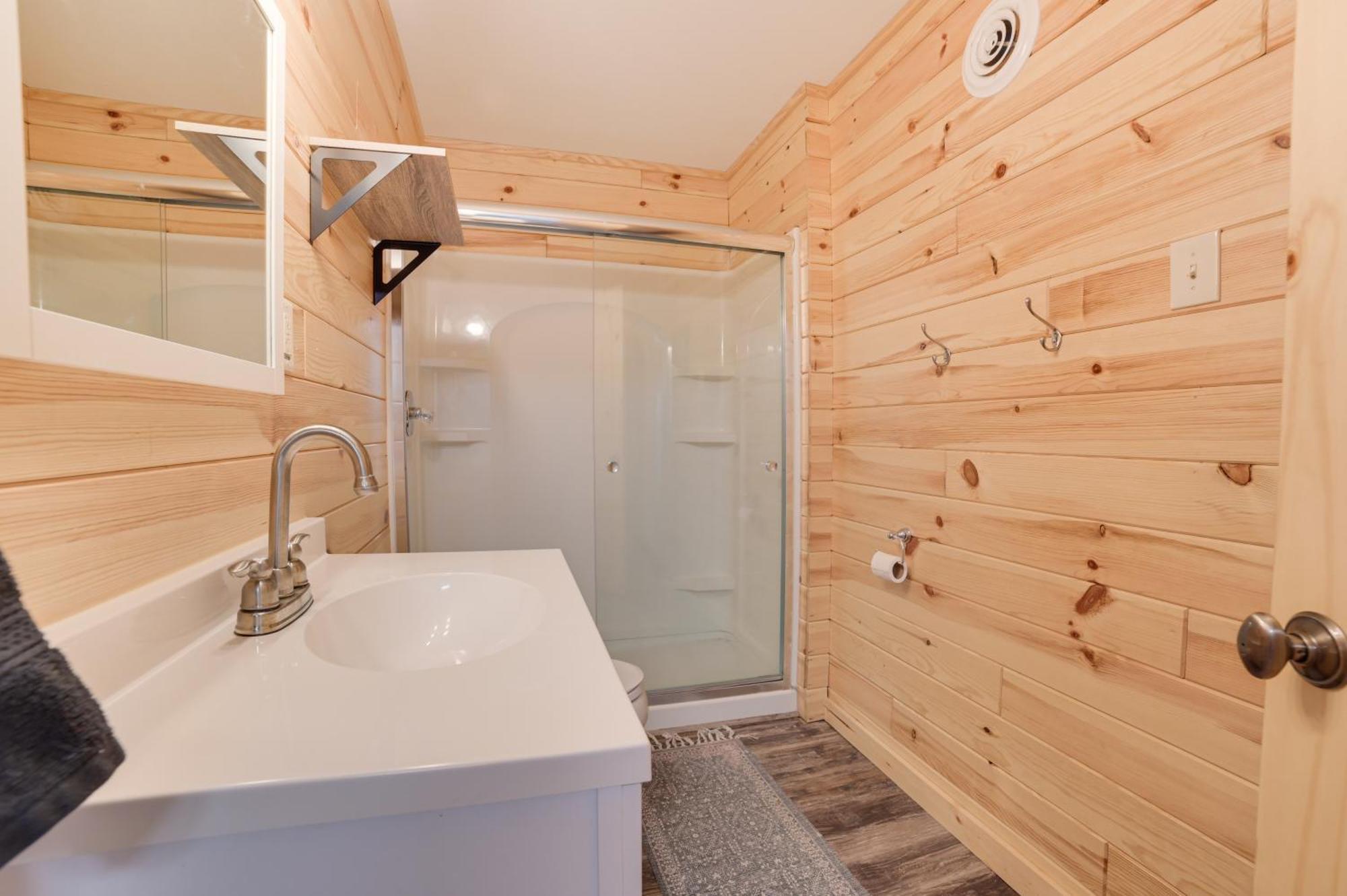 Scenic Evans Hideaway Steps To Lake Huron! Oscoda Εξωτερικό φωτογραφία