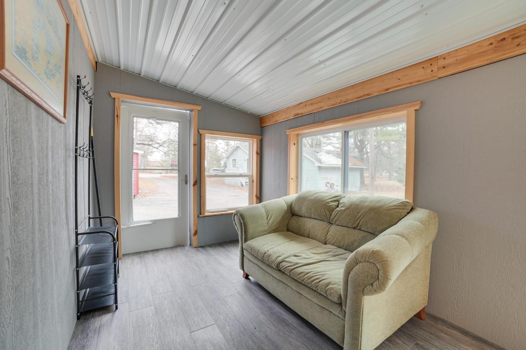 Scenic Evans Hideaway Steps To Lake Huron! Oscoda Εξωτερικό φωτογραφία