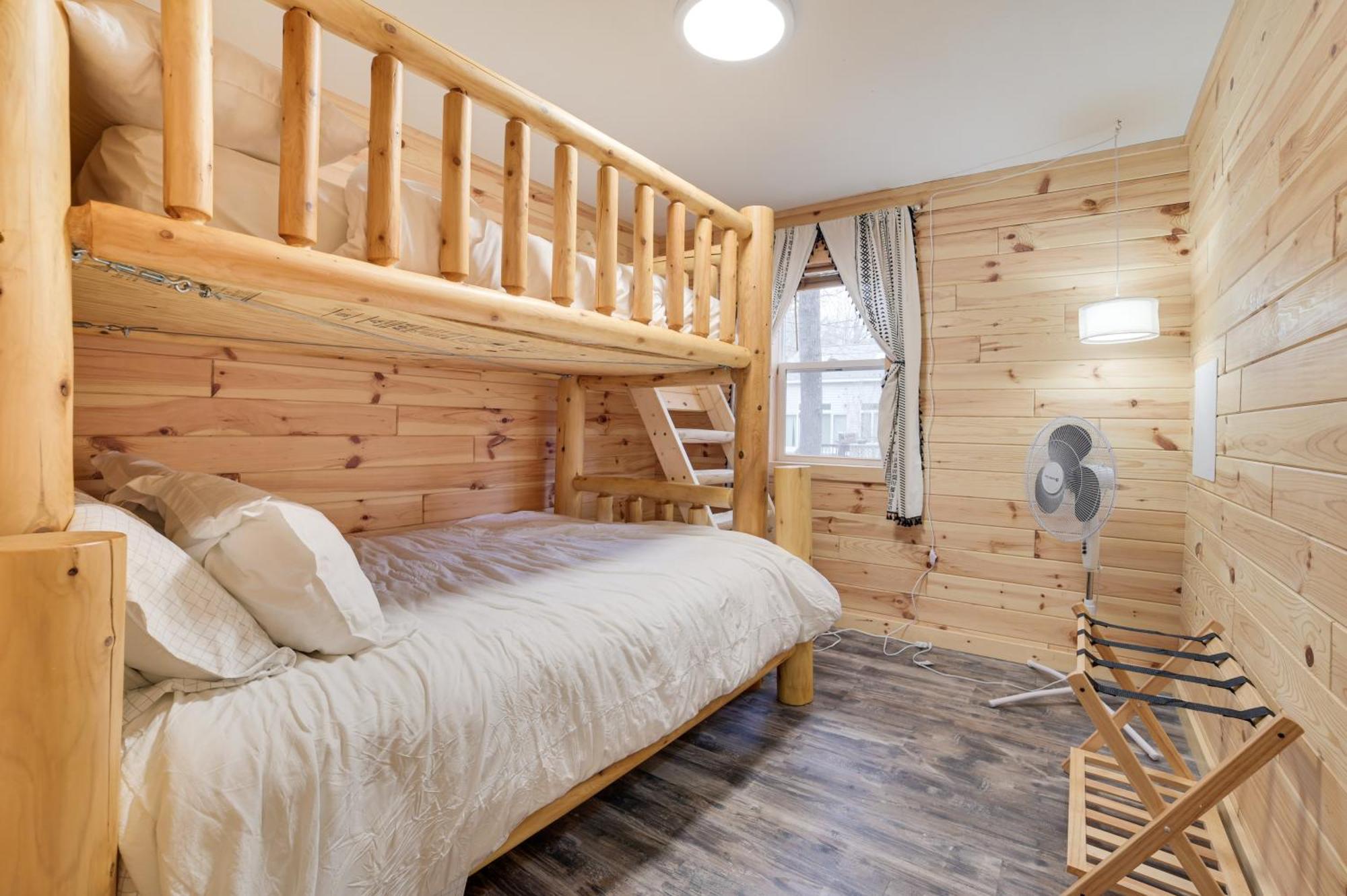 Scenic Evans Hideaway Steps To Lake Huron! Oscoda Εξωτερικό φωτογραφία