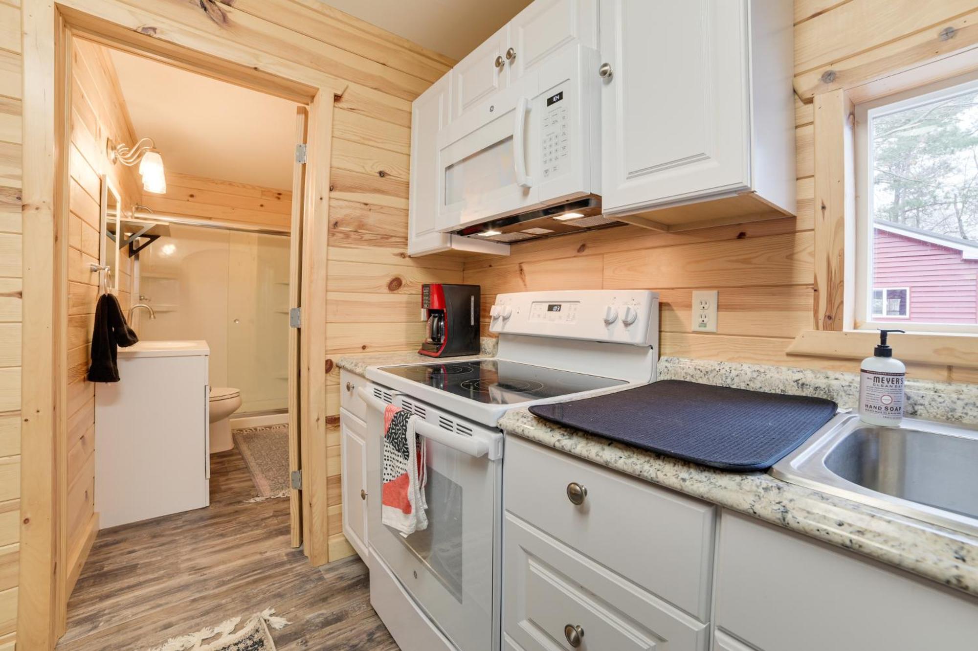 Scenic Evans Hideaway Steps To Lake Huron! Oscoda Εξωτερικό φωτογραφία