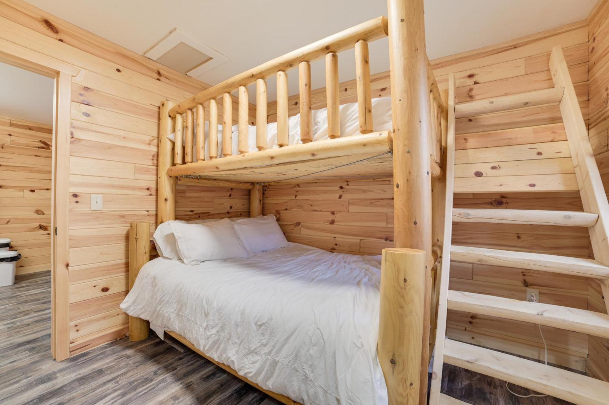 Scenic Evans Hideaway Steps To Lake Huron! Oscoda Εξωτερικό φωτογραφία