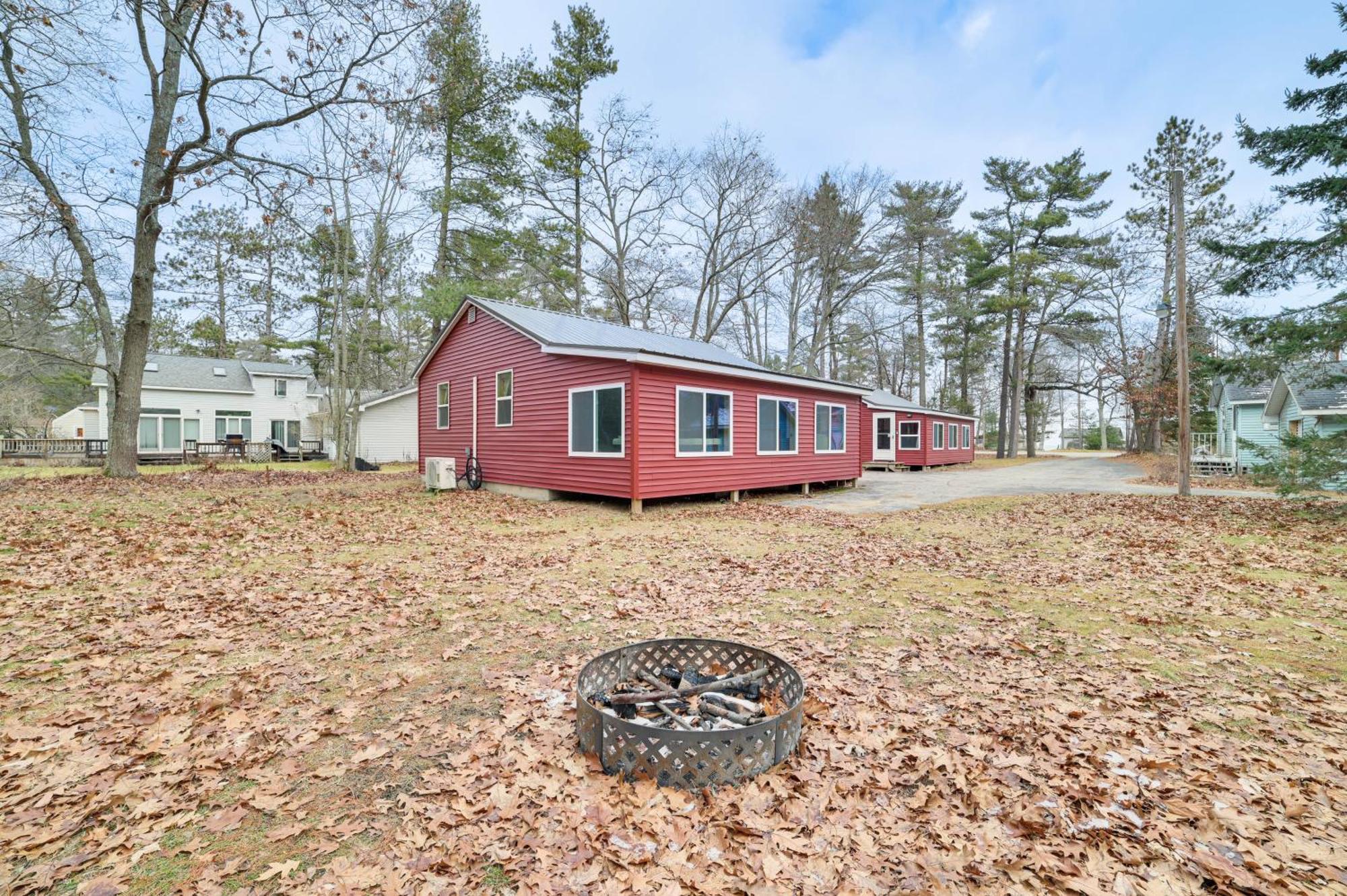 Scenic Evans Hideaway Steps To Lake Huron! Oscoda Εξωτερικό φωτογραφία